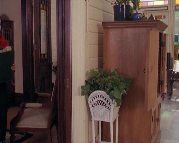 Charmed-Online-dot-215GiveMeASign1227.jpg