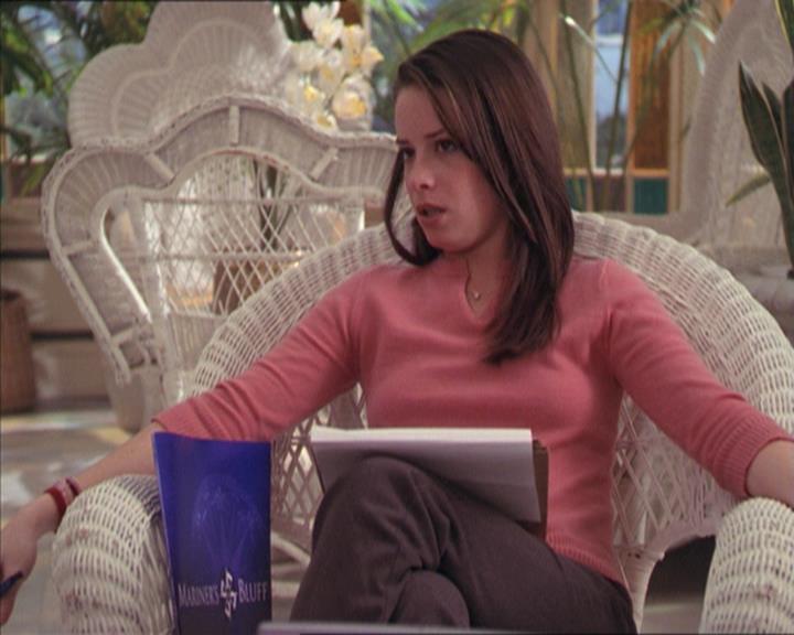 Charmed-Online-dot-215GiveMeASign1237.jpg