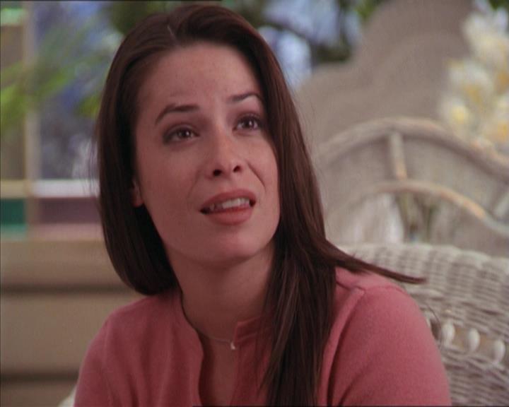 Charmed-Online-dot-215GiveMeASign1277.jpg