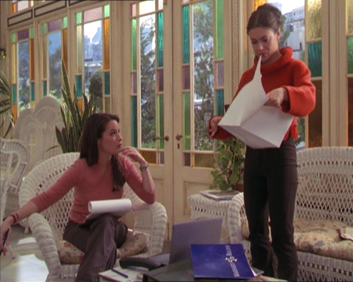 Charmed-Online-dot-215GiveMeASign1304.jpg
