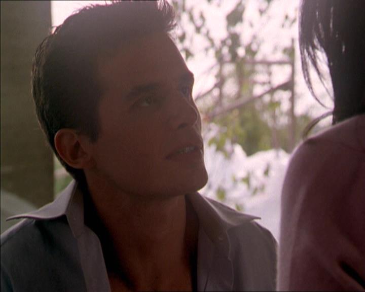 Charmed-Online-dot-215GiveMeASign1346.jpg