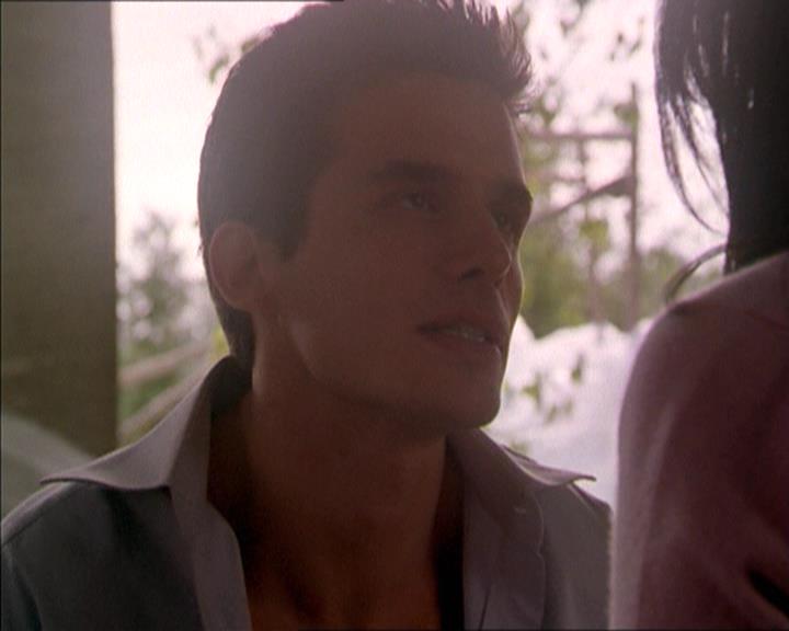 Charmed-Online-dot-215GiveMeASign1347.jpg