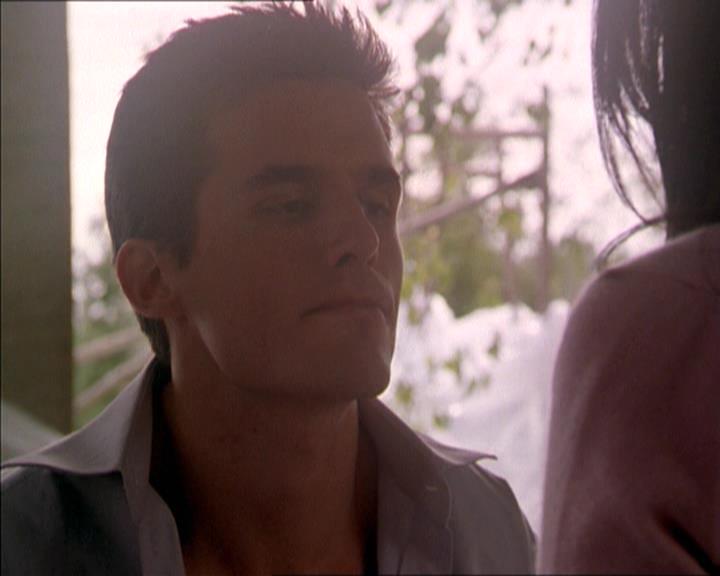 Charmed-Online-dot-215GiveMeASign1352.jpg