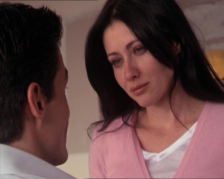 Charmed-Online-dot-215GiveMeASign1363.jpg
