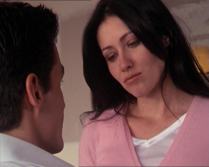 Charmed-Online-dot-215GiveMeASign1365.jpg