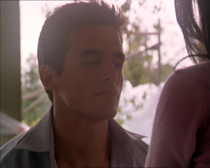 Charmed-Online-dot-215GiveMeASign1368.jpg