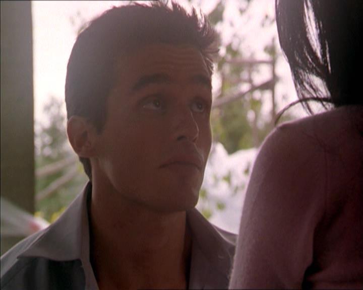 Charmed-Online-dot-215GiveMeASign1370.jpg