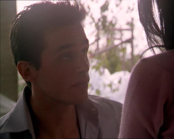 Charmed-Online-dot-215GiveMeASign1372.jpg