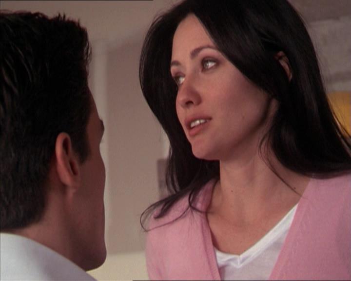 Charmed-Online-dot-215GiveMeASign1376.jpg