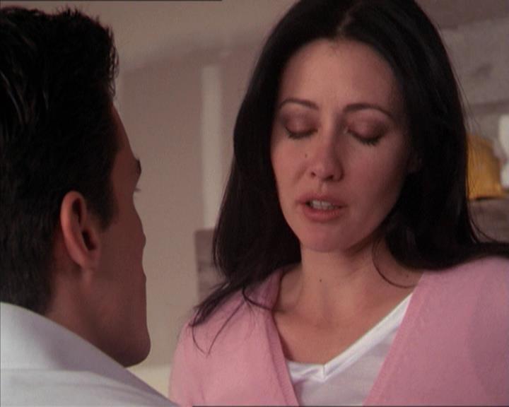 Charmed-Online-dot-215GiveMeASign1380.jpg