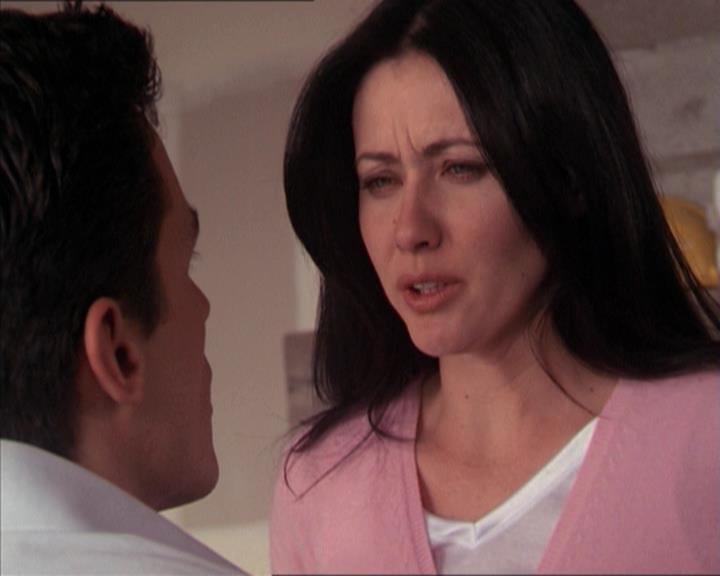 Charmed-Online-dot-215GiveMeASign1384.jpg