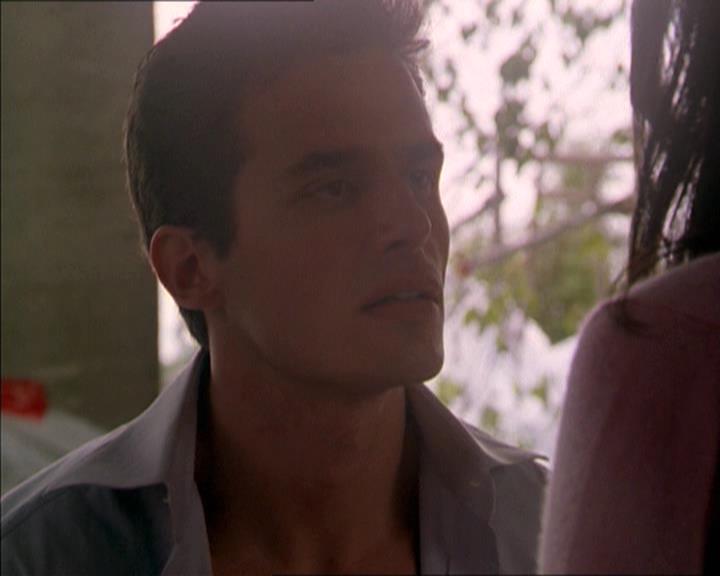 Charmed-Online-dot-215GiveMeASign1391.jpg