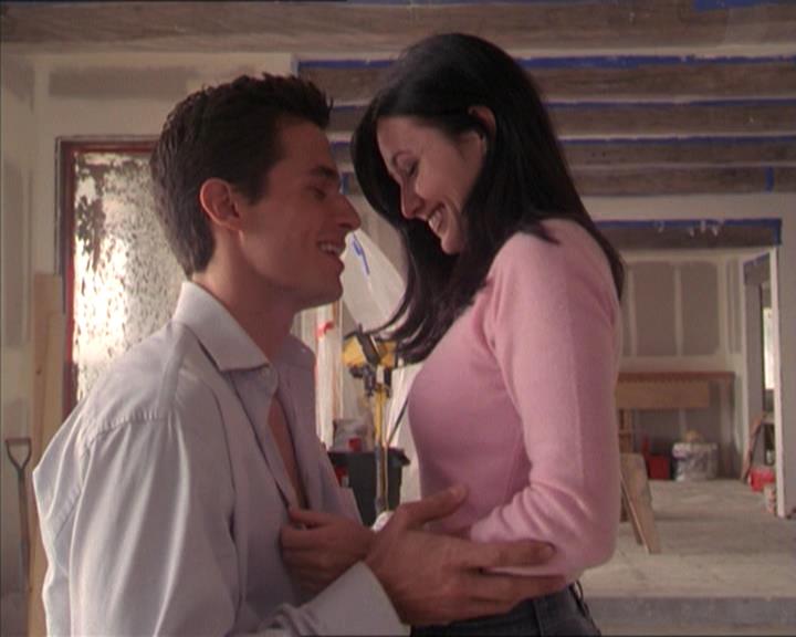 Charmed-Online-dot-215GiveMeASign1400.jpg