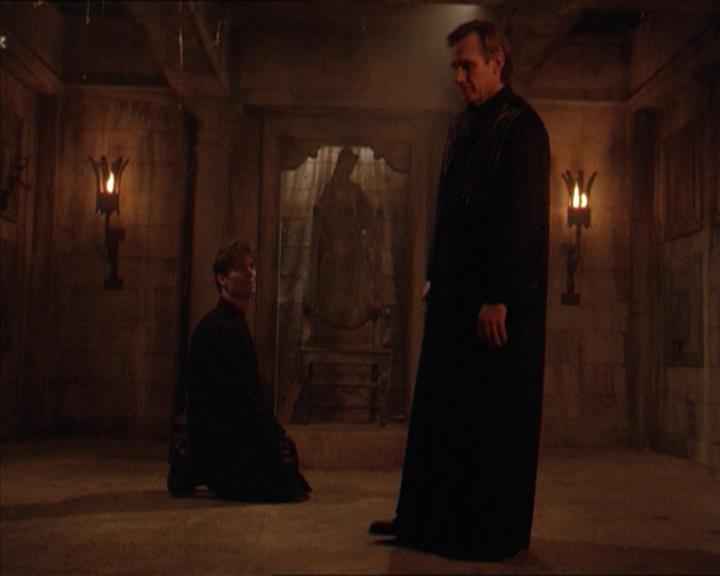 Charmed-Online-dot-215GiveMeASign1433.jpg