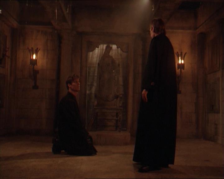 Charmed-Online-dot-215GiveMeASign1435.jpg