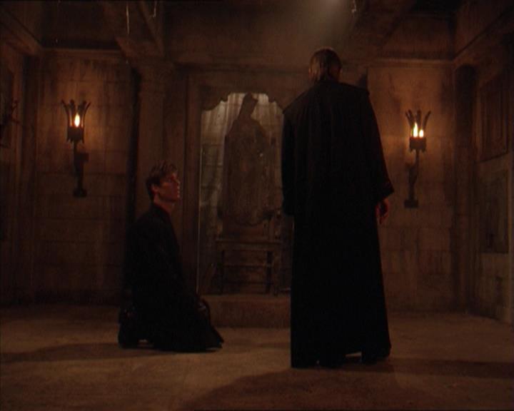 Charmed-Online-dot-215GiveMeASign1437.jpg