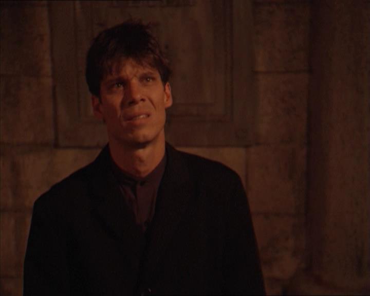Charmed-Online-dot-215GiveMeASign1443.jpg