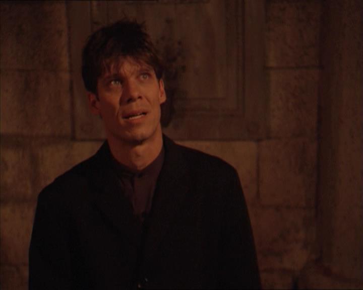 Charmed-Online-dot-215GiveMeASign1447.jpg