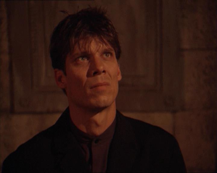 Charmed-Online-dot-215GiveMeASign1454.jpg Charmed-Online-dot-215GiveMeASign1454.jpg