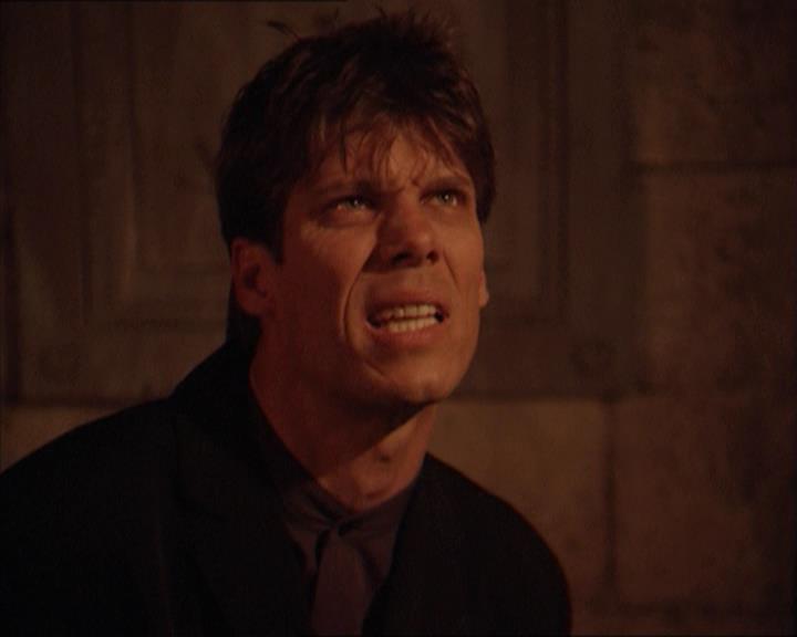 Charmed-Online-dot-215GiveMeASign1460.jpg