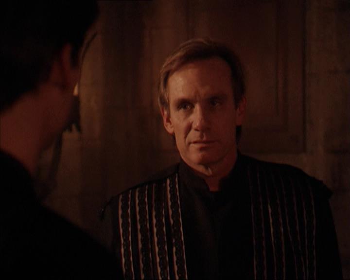 Charmed-Online-dot-215GiveMeASign1473.jpg