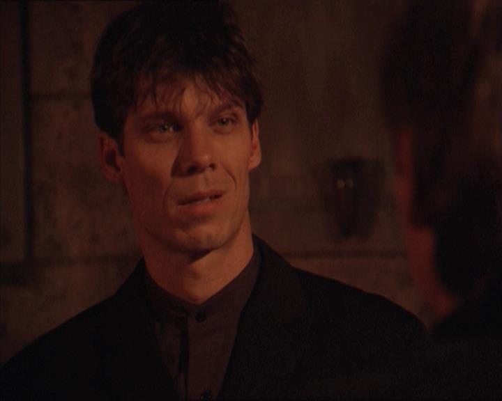 Charmed-Online-dot-215GiveMeASign1478.jpg