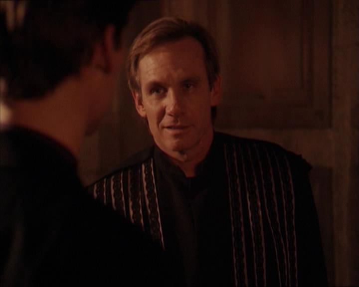 Charmed-Online-dot-215GiveMeASign1480.jpg