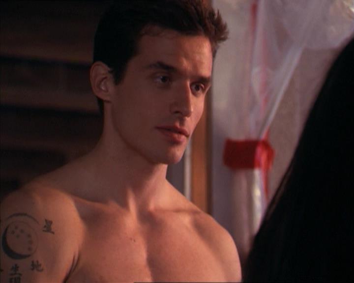 Charmed-Online-dot-215GiveMeASign1518.jpg