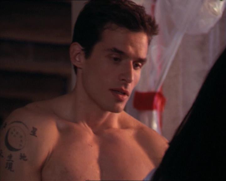 Charmed-Online-dot-215GiveMeASign1520.jpg