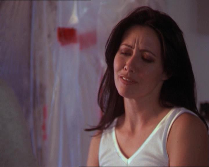 Charmed-Online-dot-215GiveMeASign1524.jpg