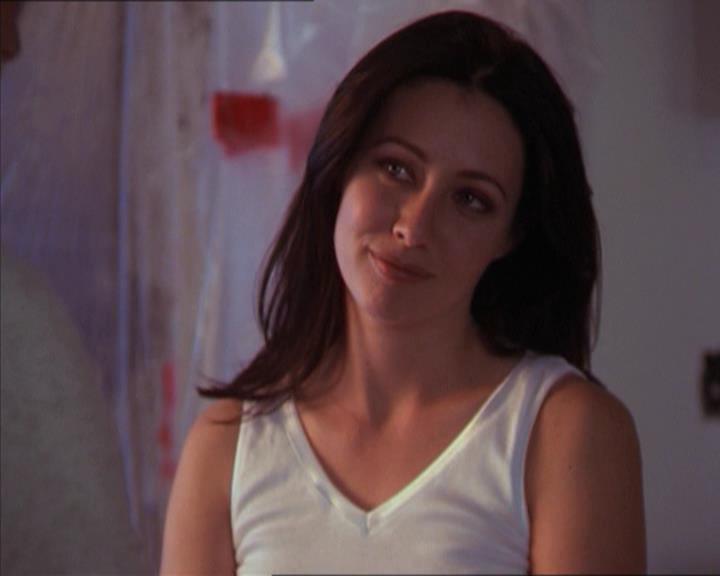 Charmed-Online-dot-215GiveMeASign1527.jpg