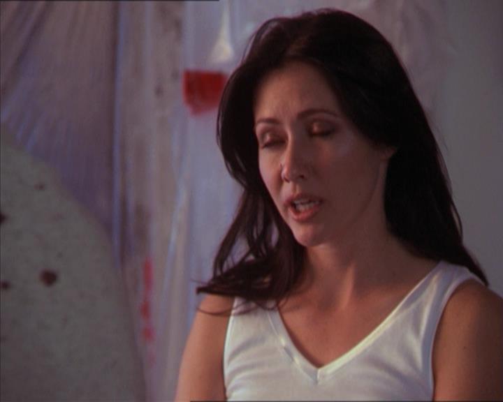 Charmed-Online-dot-215GiveMeASign1537.jpg