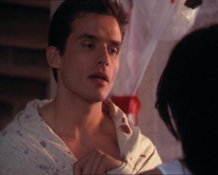 Charmed-Online-dot-215GiveMeASign1539.jpg