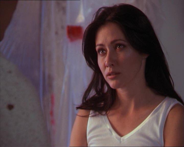 Charmed-Online-dot-215GiveMeASign1545.jpg
