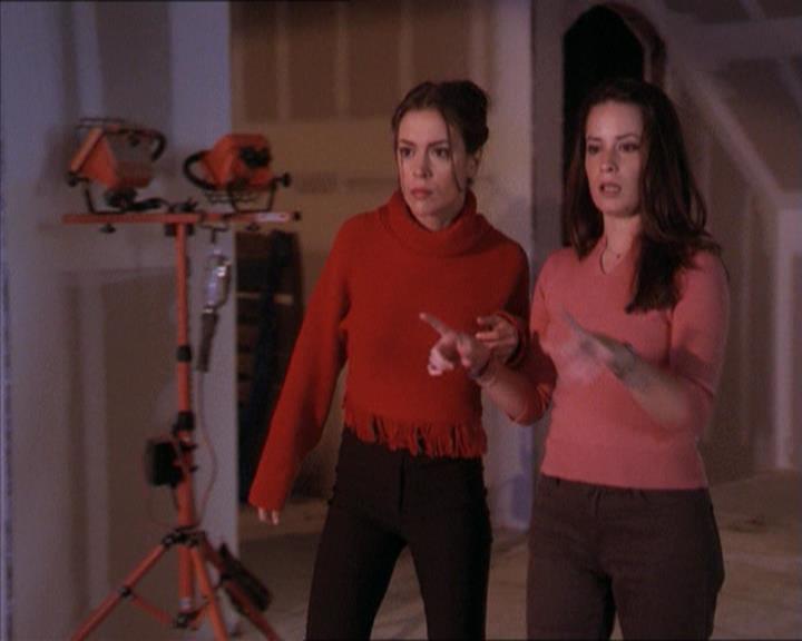 Charmed-Online-dot-215GiveMeASign1566.jpg