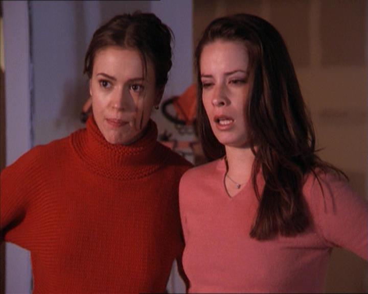 Charmed-Online-dot-215GiveMeASign1572.jpg