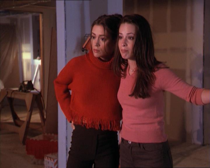 Charmed-Online-dot-215GiveMeASign1583.jpg