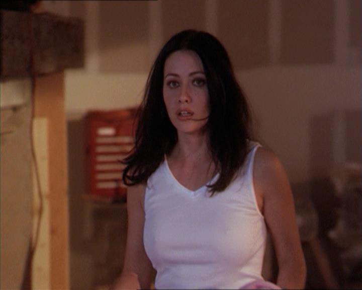 Charmed-Online-dot-215GiveMeASign1608.jpg