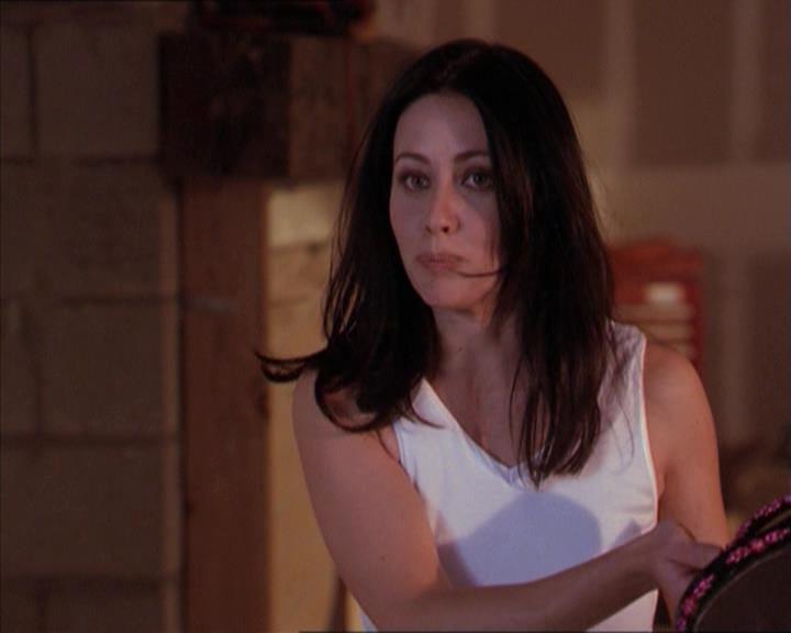 Charmed-Online-dot-215GiveMeASign1611.jpg