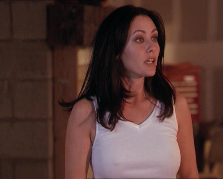 Charmed-Online-dot-215GiveMeASign1620.jpg