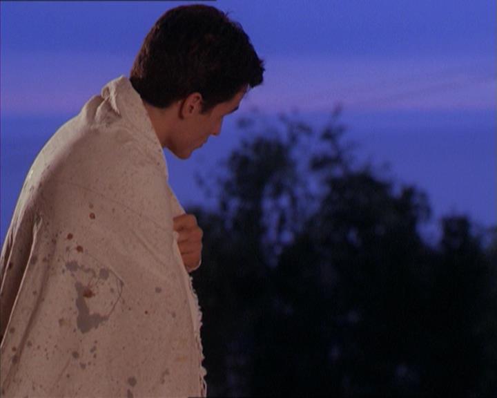 Charmed-Online-dot-215GiveMeASign1631.jpg