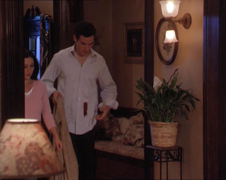 Charmed-Online-dot-215GiveMeASign1648.jpg
