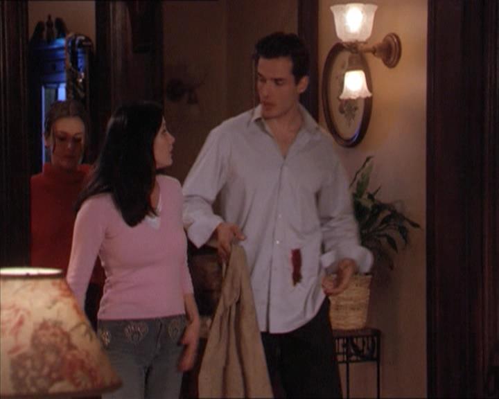Charmed-Online-dot-215GiveMeASign1649.jpg