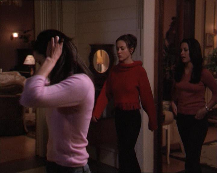 Charmed-Online-dot-215GiveMeASign1664.jpg