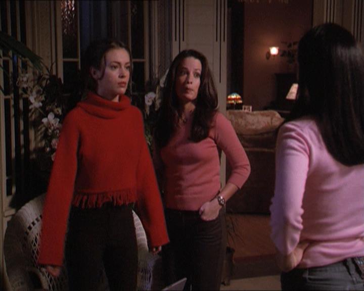 Charmed-Online-dot-215GiveMeASign1667.jpg