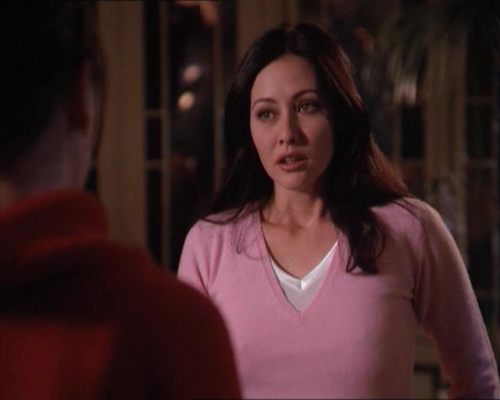 Charmed-Online-dot-215GiveMeASign1669.jpg