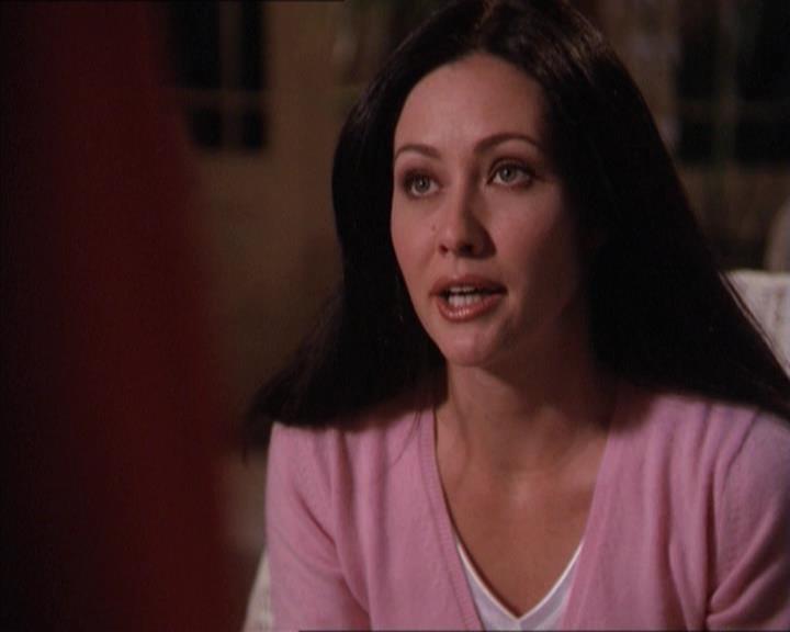 Charmed-Online-dot-215GiveMeASign1674.jpg