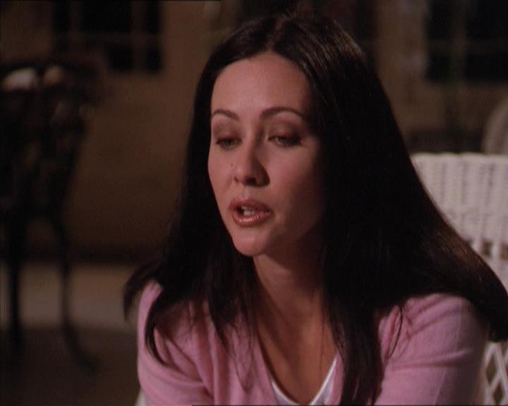 Charmed-Online-dot-215GiveMeASign1684.jpg