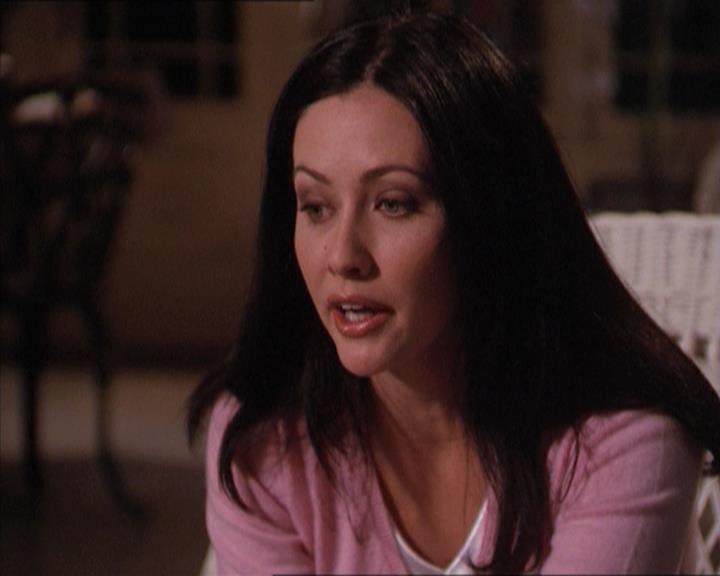 Charmed-Online-dot-215GiveMeASign1685.jpg