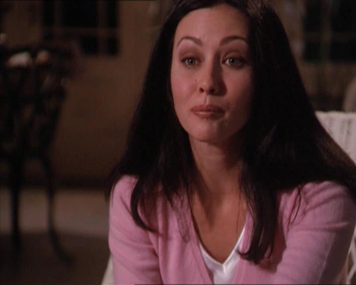 Charmed-Online-dot-215GiveMeASign1693.jpg
